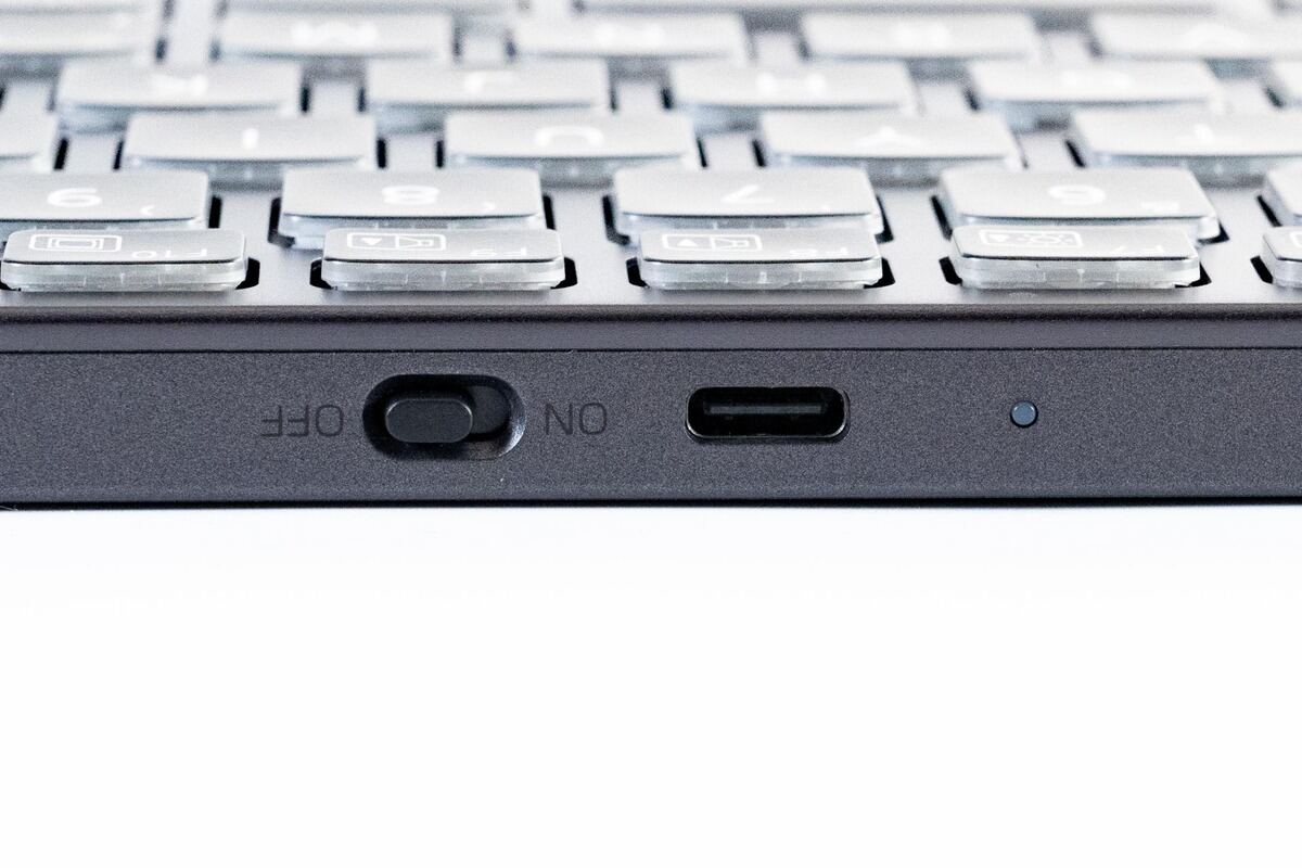 日本語配列に回帰、FMV製キーボード「FMV Mobile Keyboard」【2024年