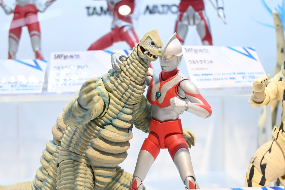 国民的ヒーローたちのフィギュアが秋葉原に集結! 仮面ライダー