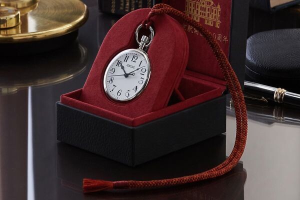 国産初の鉄道時計に指定されたセイコーの懐中時計、現代モチーフと限定