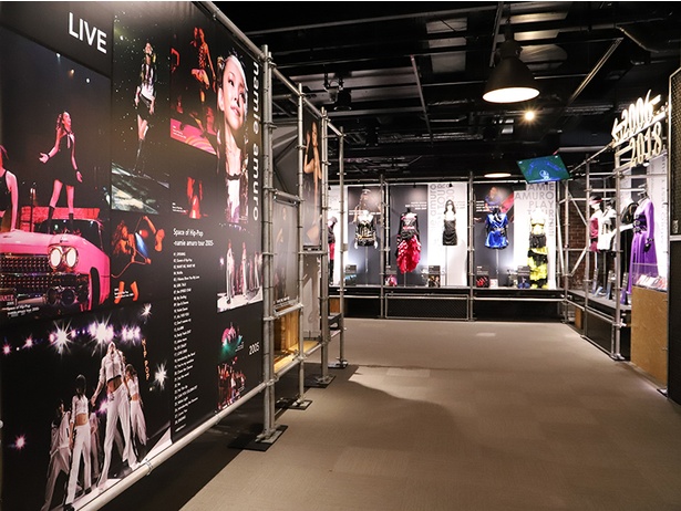 安室奈美恵の軌跡を巡る展覧会「namie amuro Final Space」が大阪で