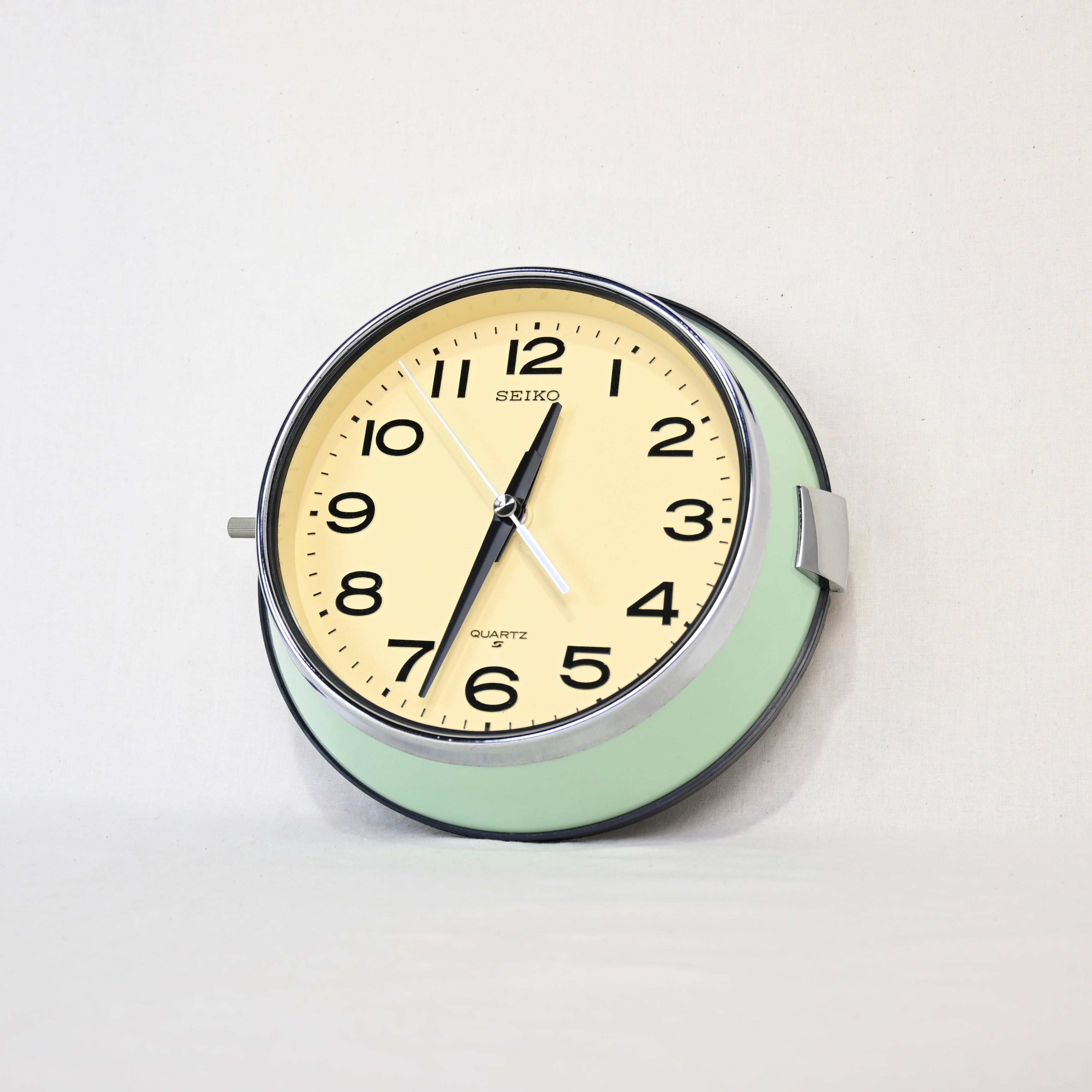 SEIKO Wall clock Bus clock KS474M Light green Retro modern