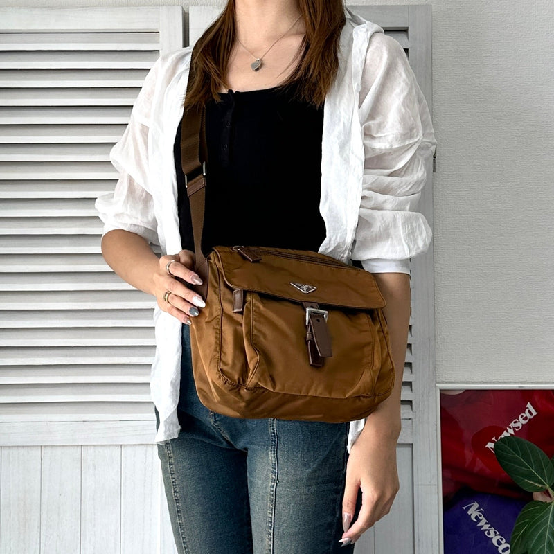 プラダ ポコノ テスート ナイロン ショルダーバッグ ブラウン