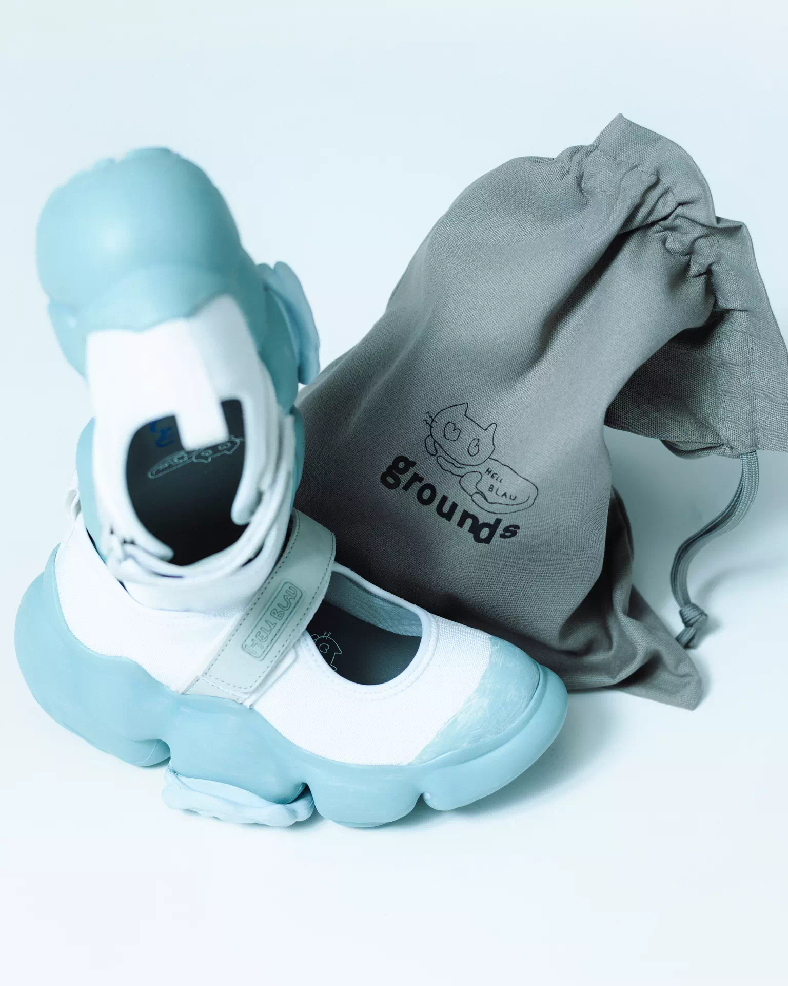 あのによるアパレルブランド・HELL BLAUとgroundsがコラボ。上履き