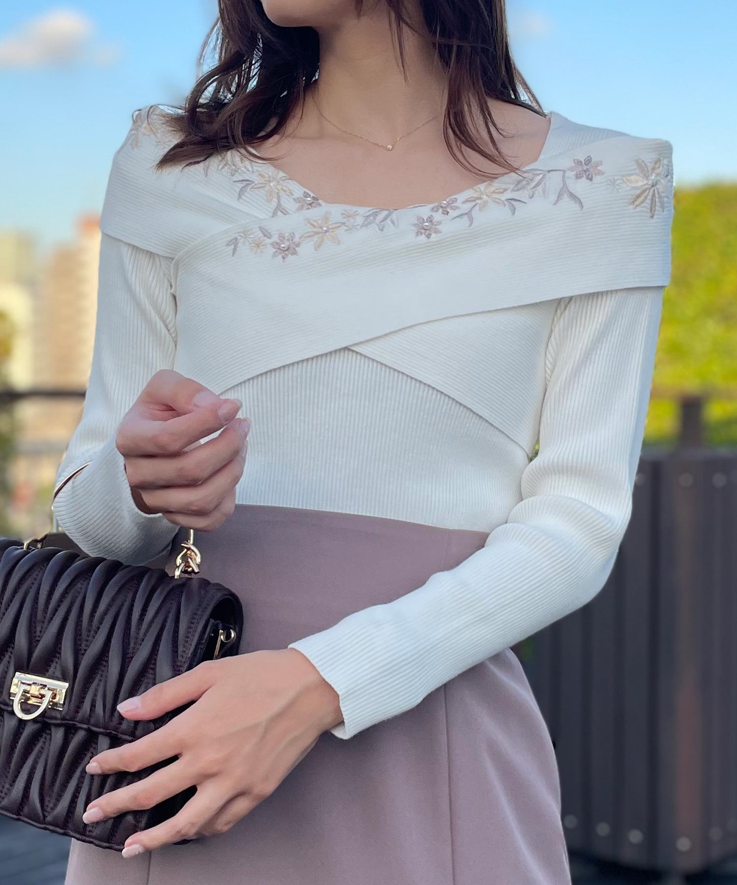 フラワー刺繍クロスニット | ニット | NOELA OFFICIAL WEB STORE