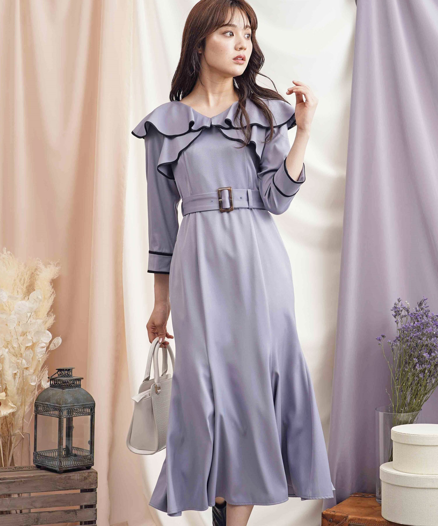 パイピングフリルワンピース | ロングワンピース | NOELA OFFICIAL WEB