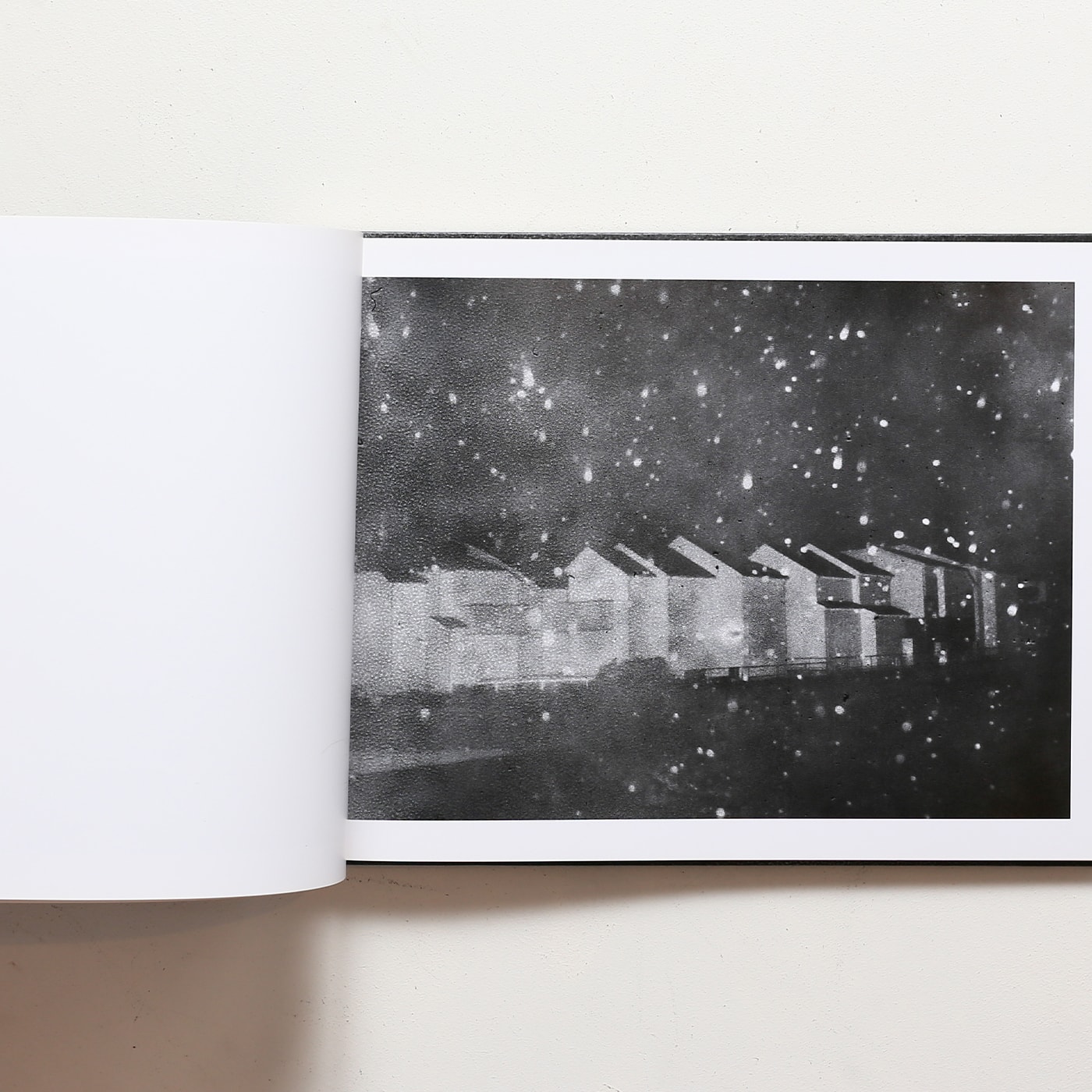 Daisuke Yokota: site／cloud | 横田大輔 | nostos books ノストスブックス
