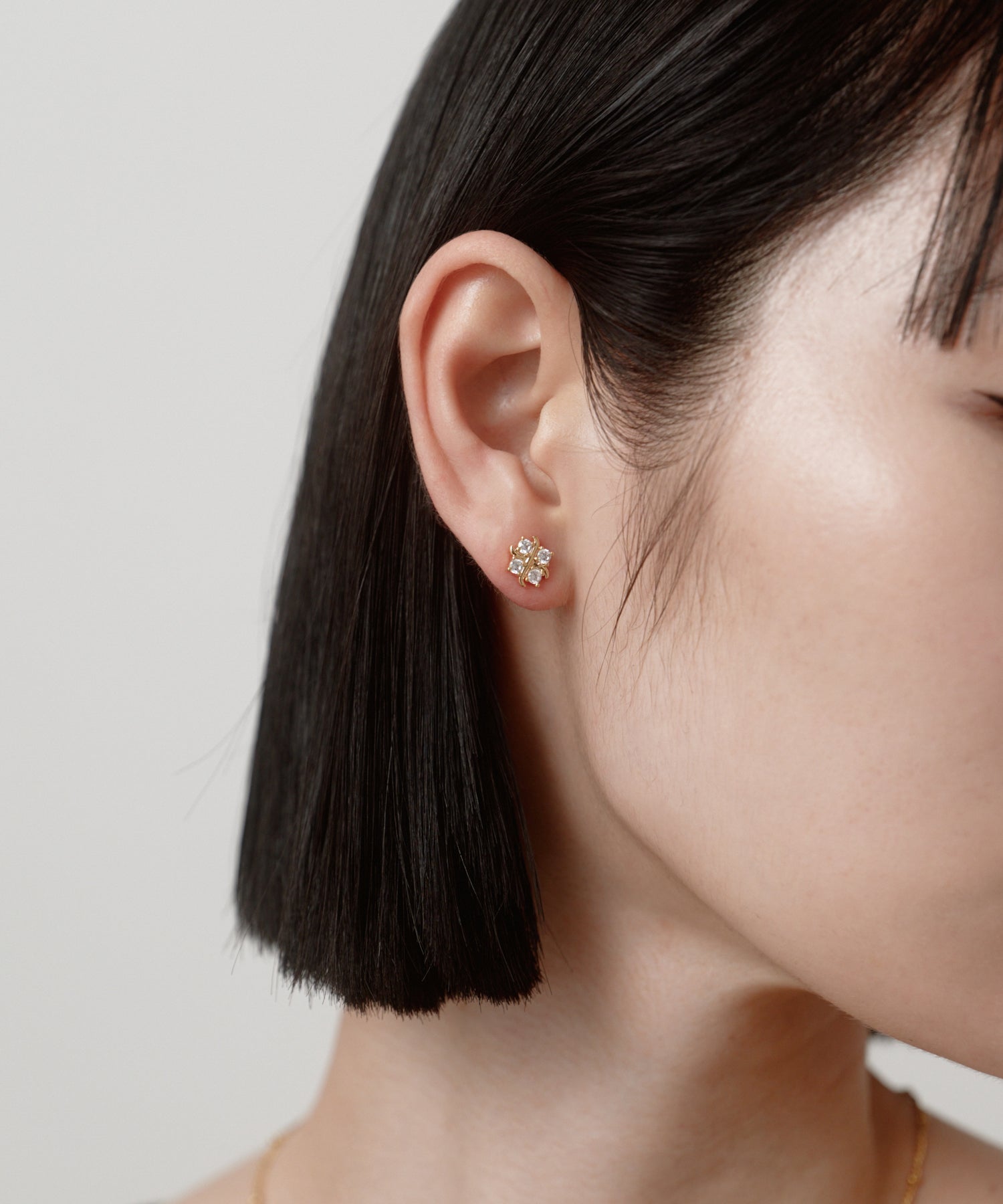 Cross CZ Pierce | 大人のための毎日使えるピアス通販ショップ