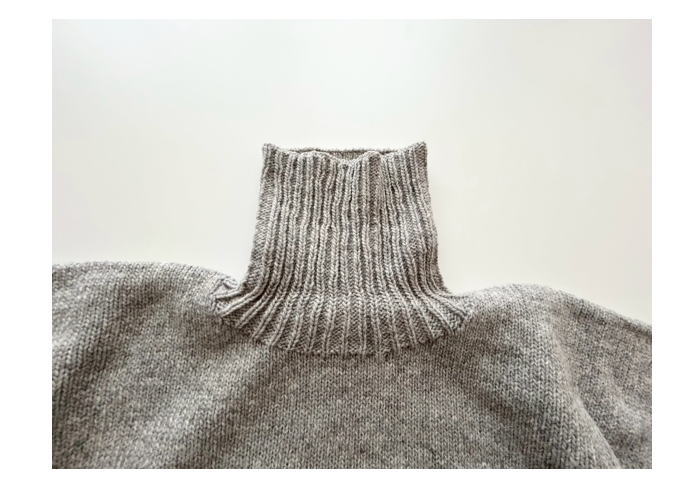 utilite(ユティリテ)ペルーハイランドウール タートルネック プル