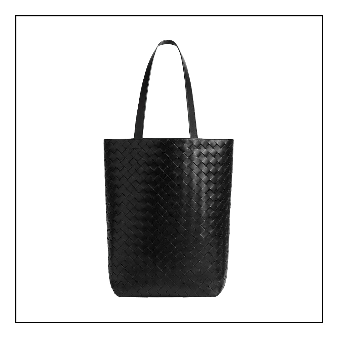 PCやタブレットも収納可能。 仕事用におすすめな定番黒バッグ | Numero