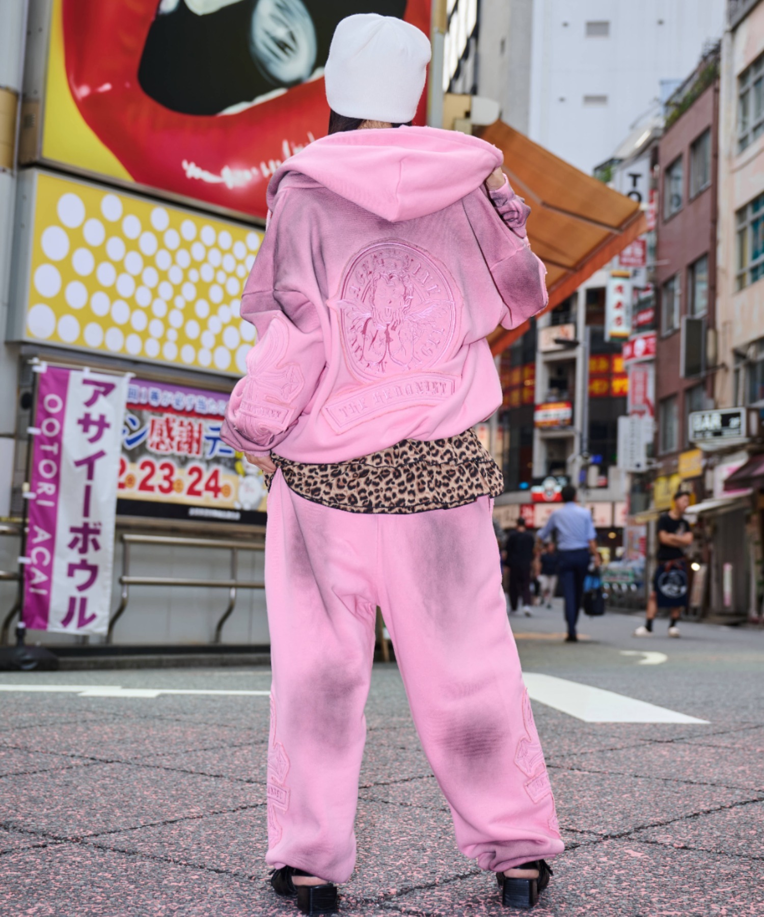 A'GEM/9 × .kom 『A'GEM/9/エージェムナイン』 クロスパッチスウェット