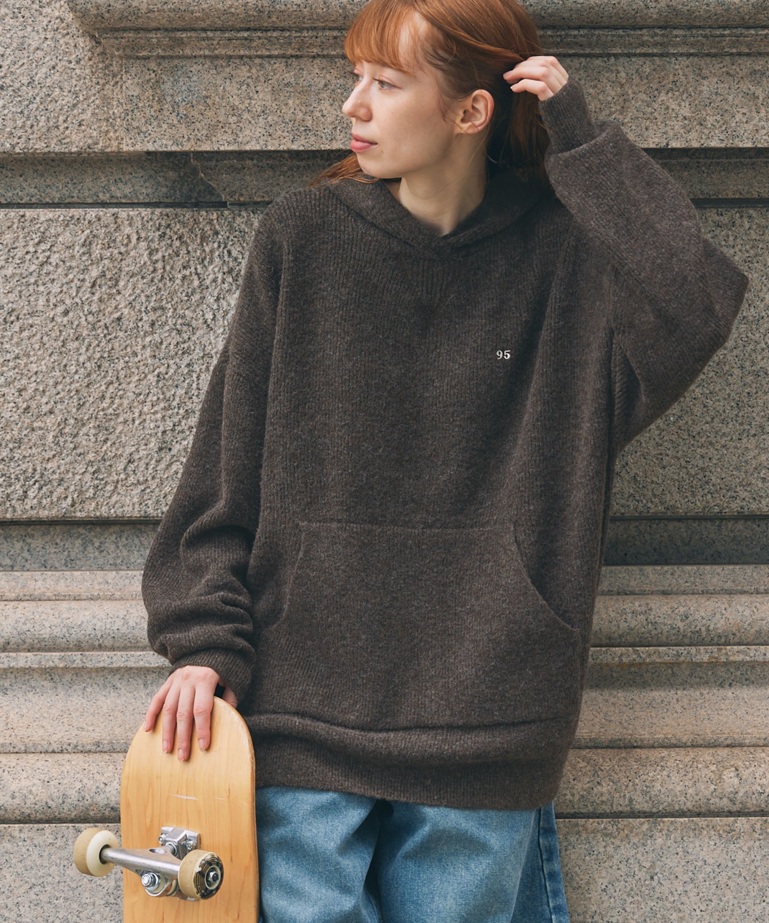 ナンバリング刺繍 オーバーサイズ フード ニットプルオーバー MONO