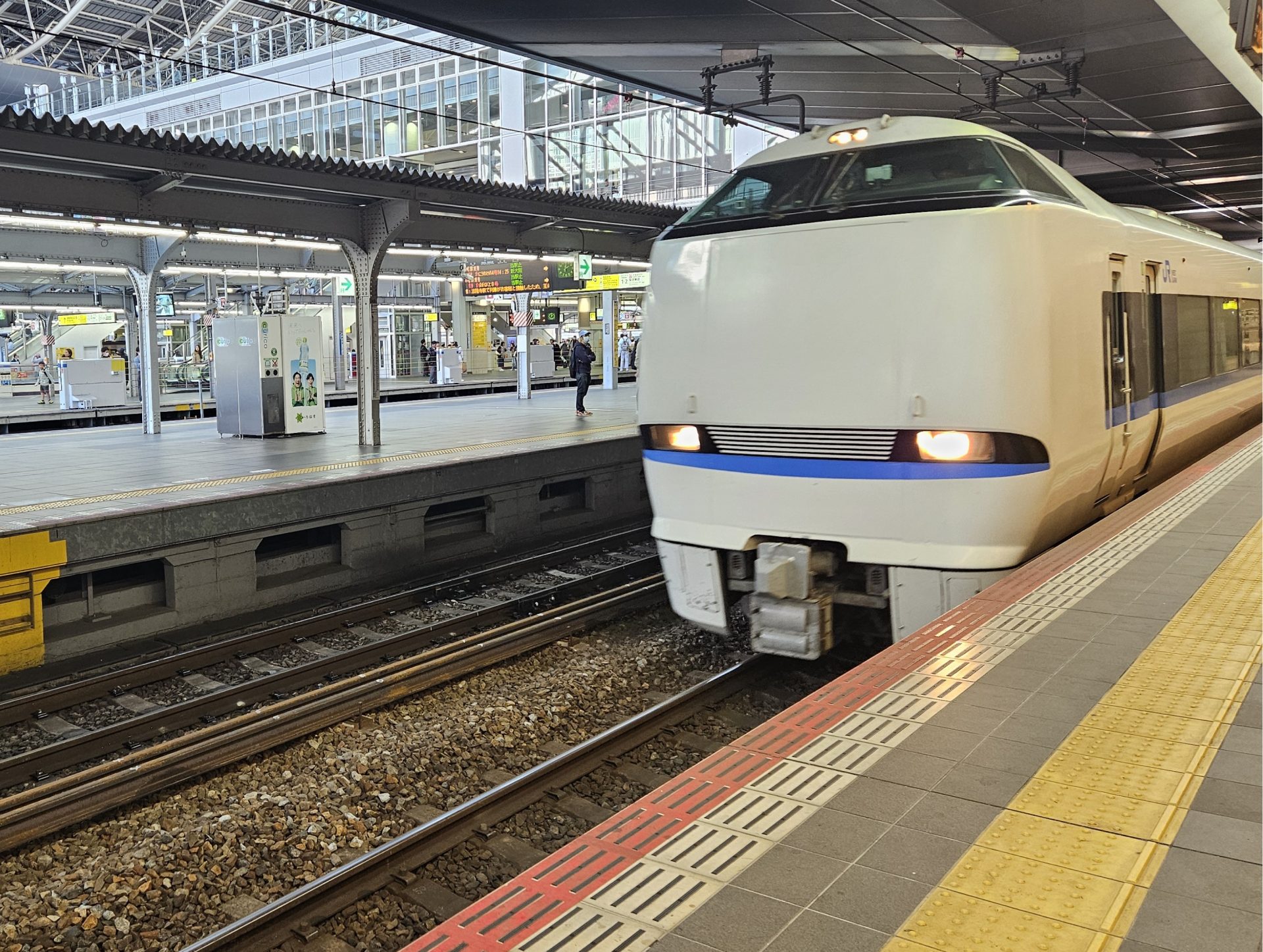 関西】2025年9月 JR特急サンダーバードで非協力乗車 | 女性専用車両に