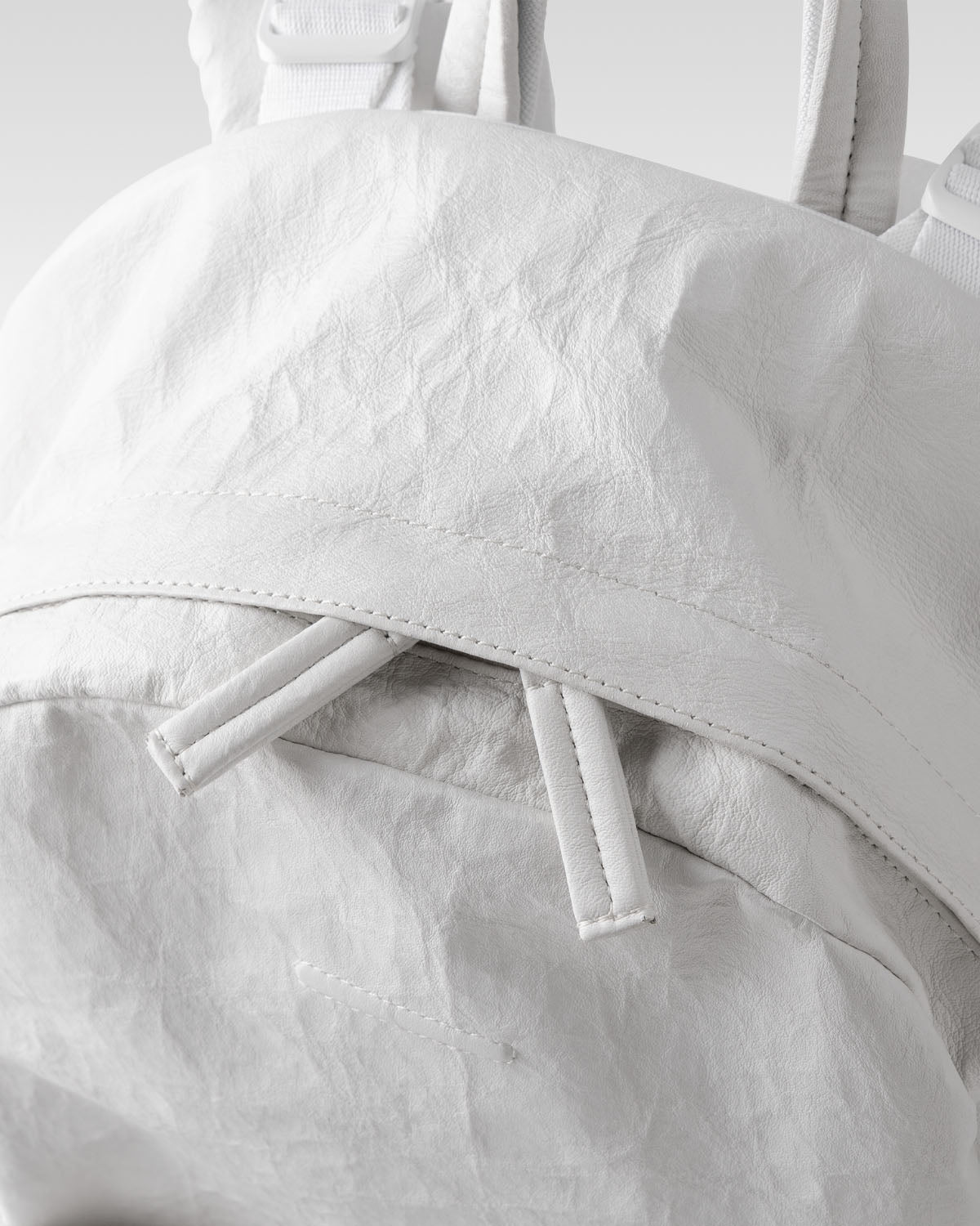 meanswhile × objcts.io ダイニーマ®レザー-Daypack 