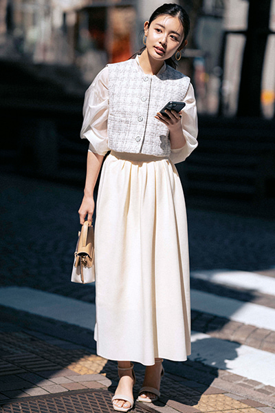 2024年】春のフェミニンコーデ｜上品で可憐な大人の着こなし32選 | Oggi.jp