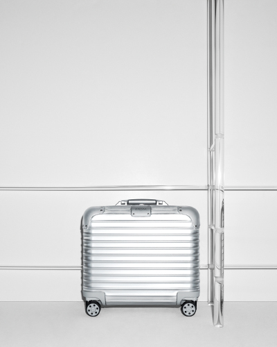通勤・通学・小旅行に【RIMOWA】のアイコンスーツケースからコンパクト