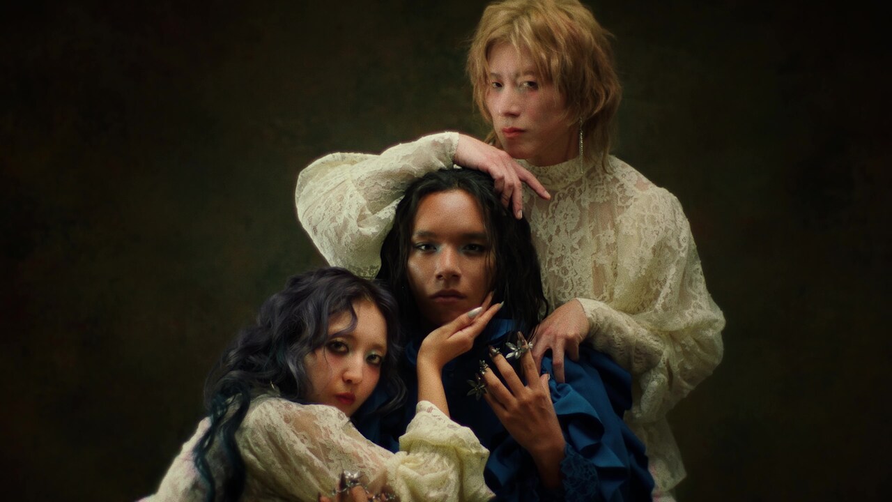 女王蜂「白兵戦」発売記念アヴちゃんインタビュー - 音楽ナタリー 特集