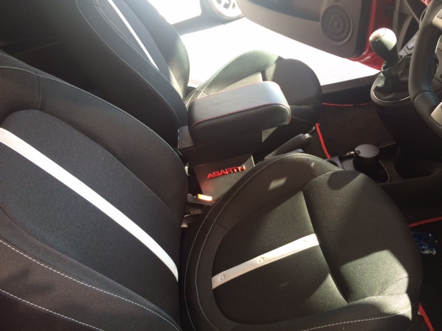 NEW☆アバルトレザーアームレスト｜アバルト 機能停止×田園調布