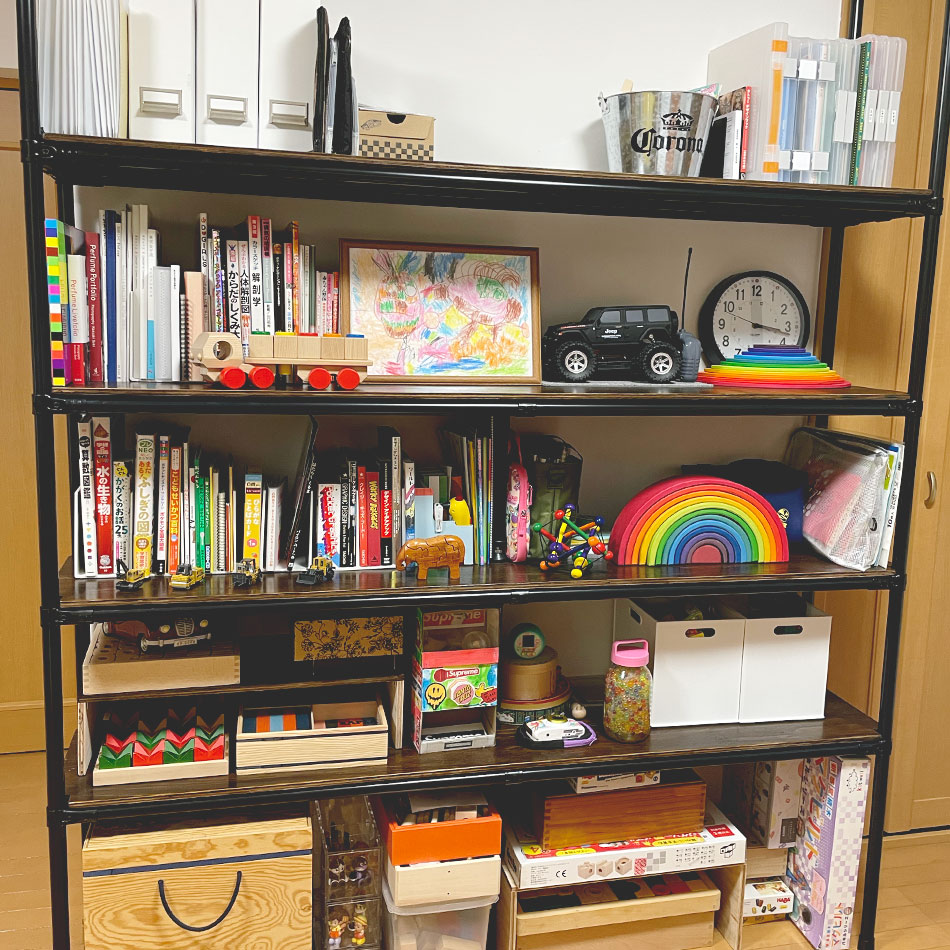 DIY】おもちゃ箱にもなる本棚作ったよ【イレクターパイプ×合板