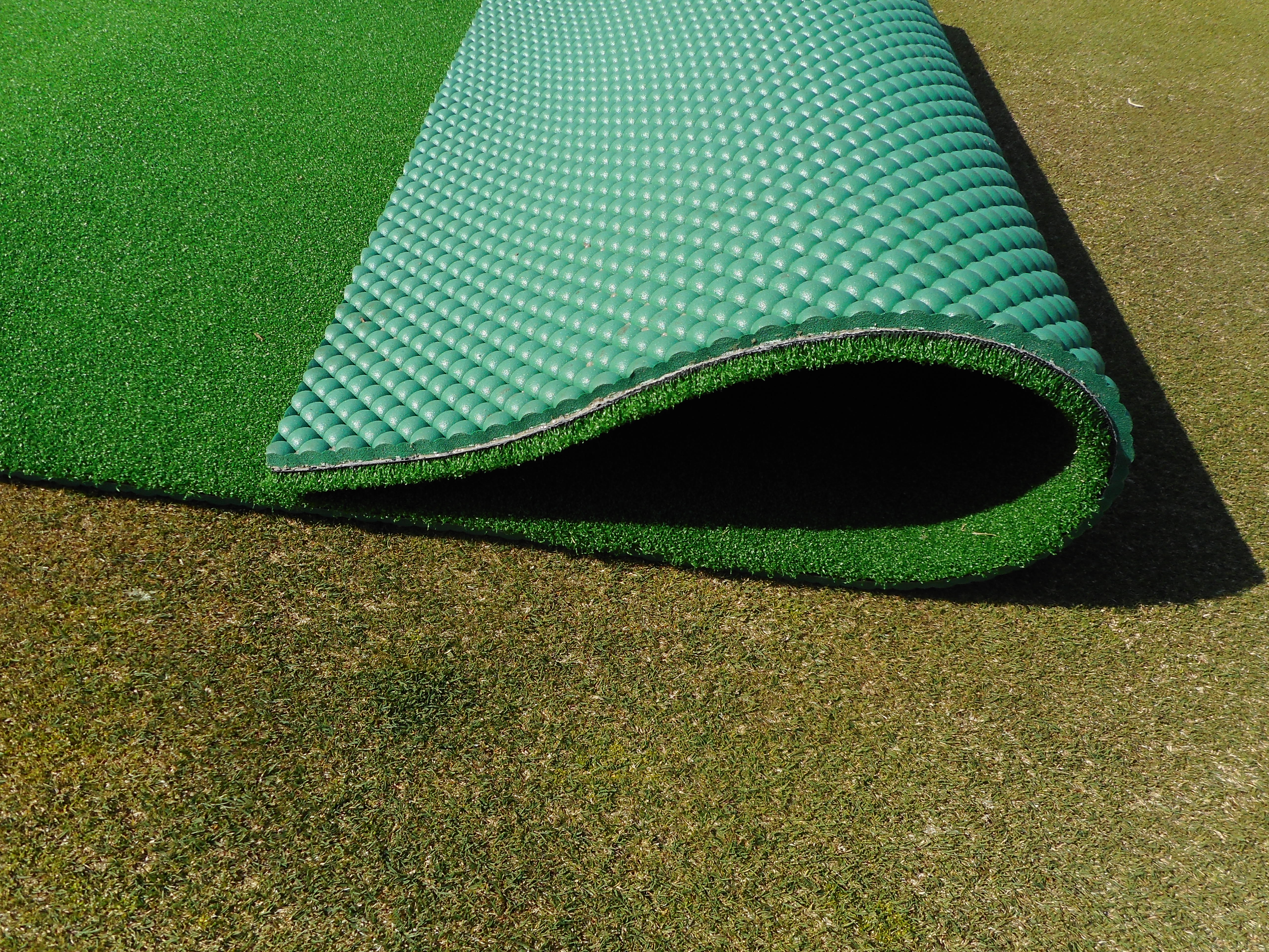 人工芝マット - 軽くて扱いやすいグリーンカバーの決定版