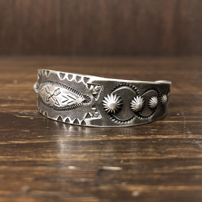 Vintage Native American Navajo Fred Harvey Style Coin Silver Cuff