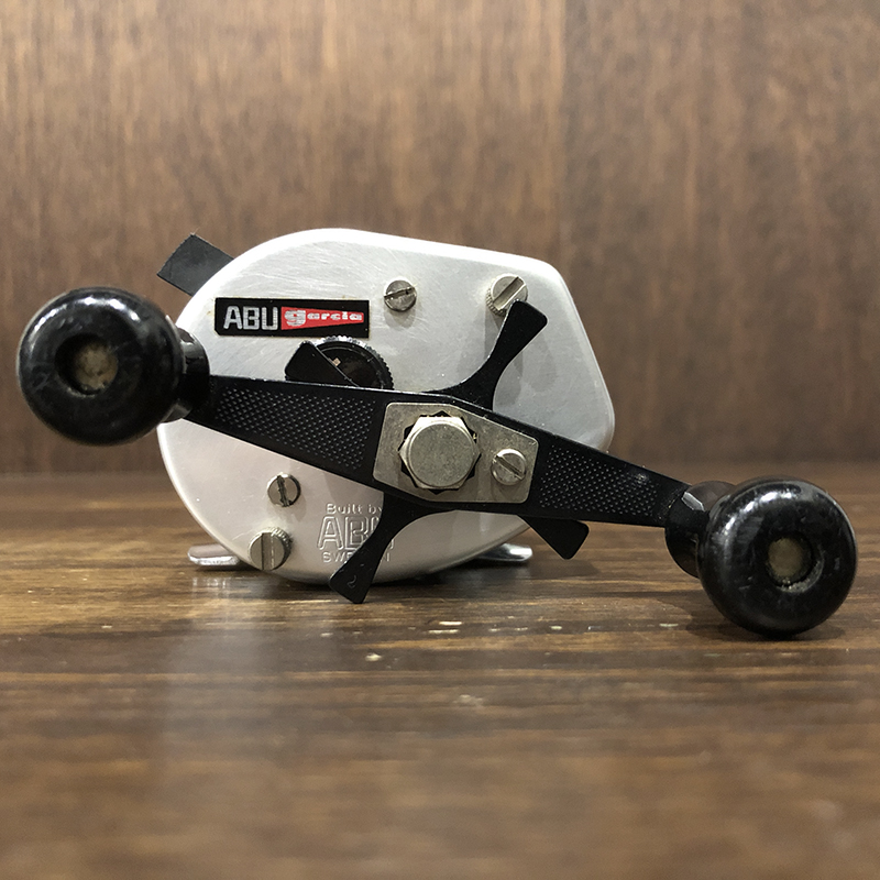Abu Ambassadeur 1000 Silver Bait Casting Reel 820500 アブ