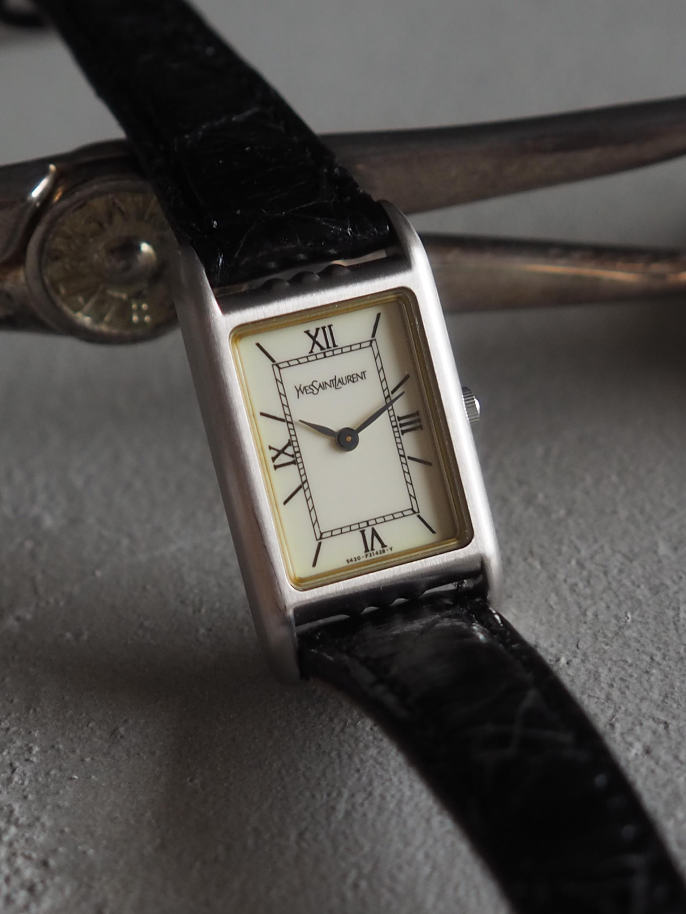 Yves Saint Laurent サンローラン YSL スクエア ウォッチ 腕時計