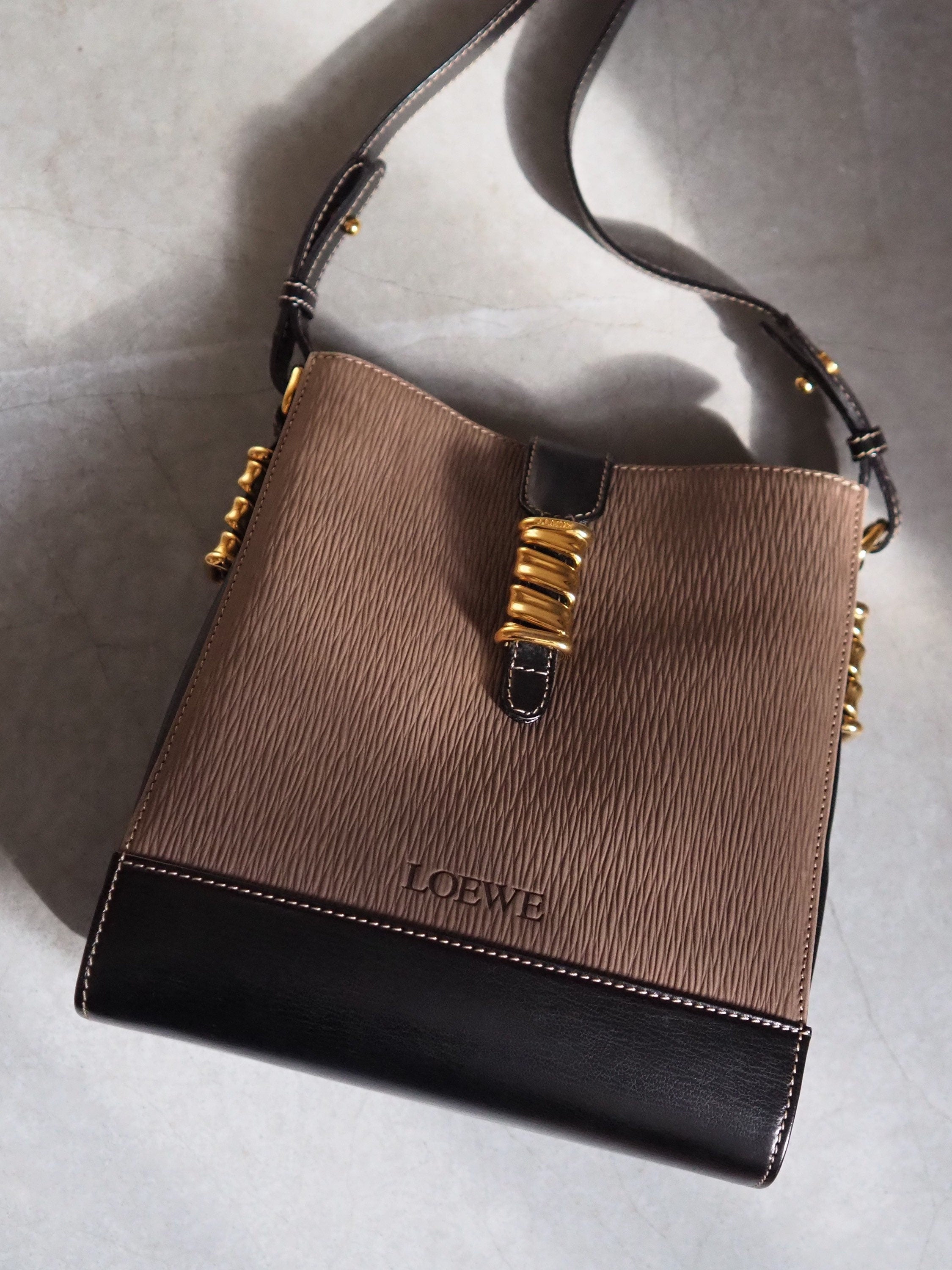 LOEWE ベラスケス ショルダーバッグ ヴィンテージ ツイスト