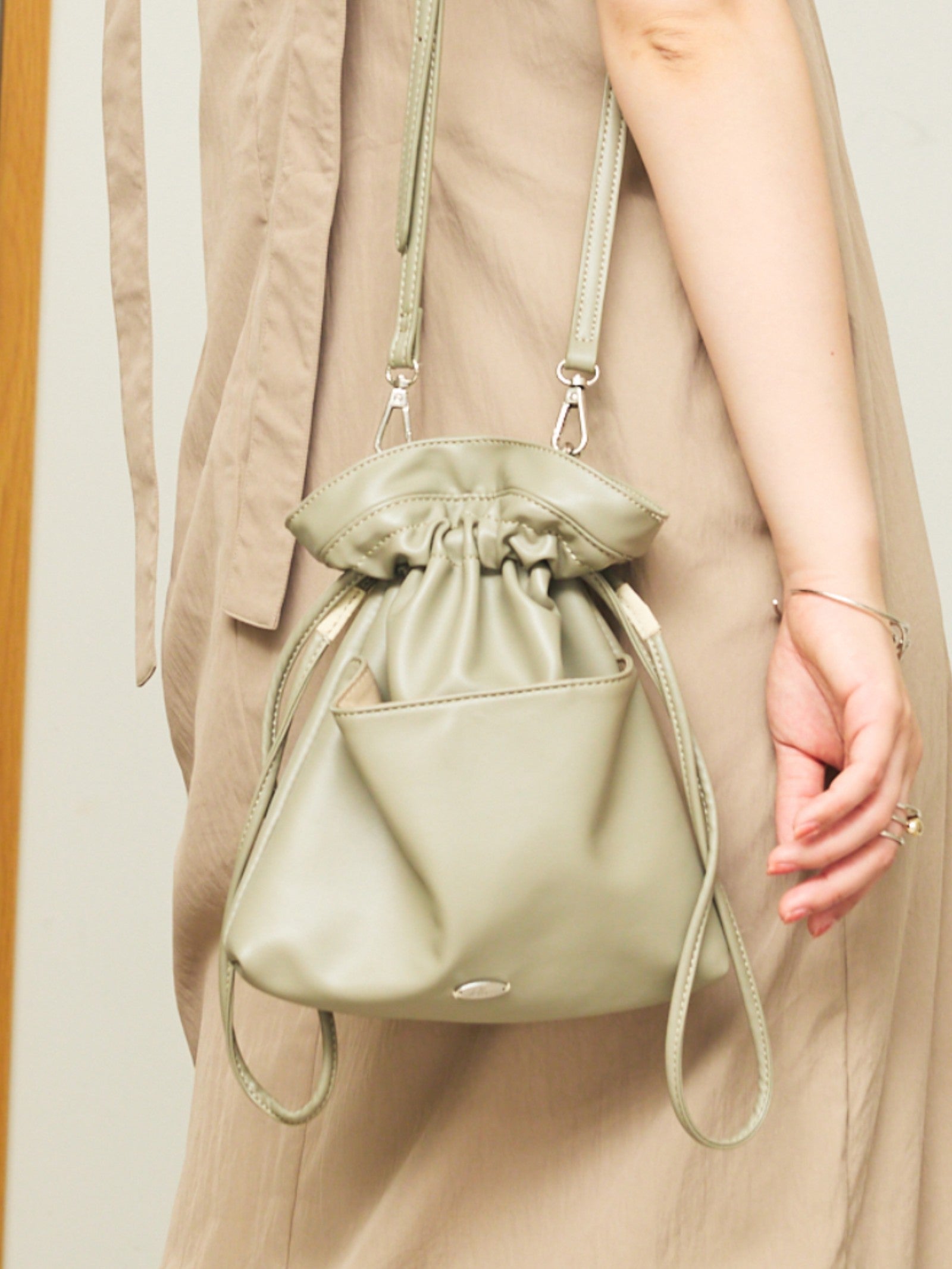 ドローストリングバッグ