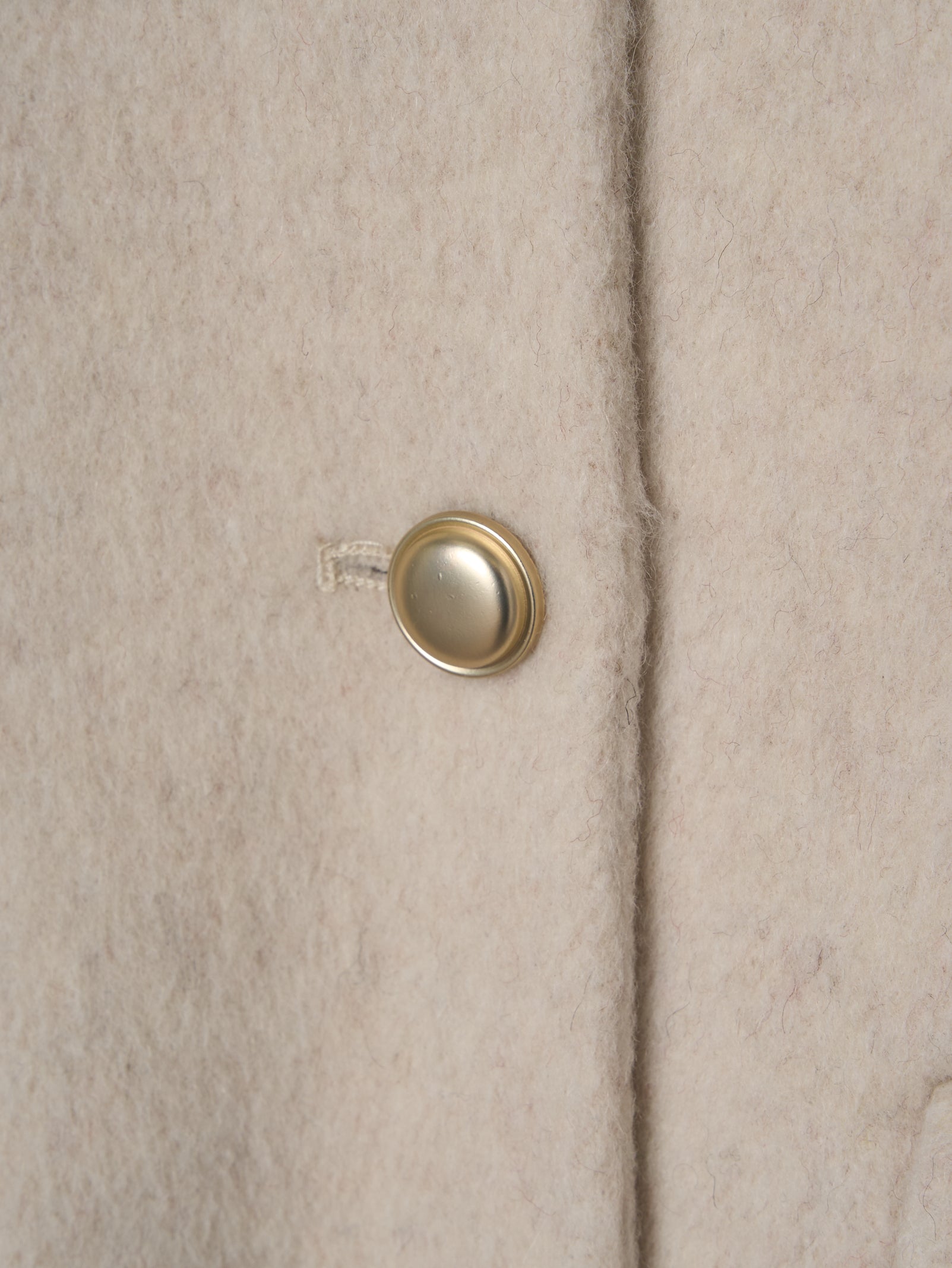 ゴールドボタンノーカラージャケット