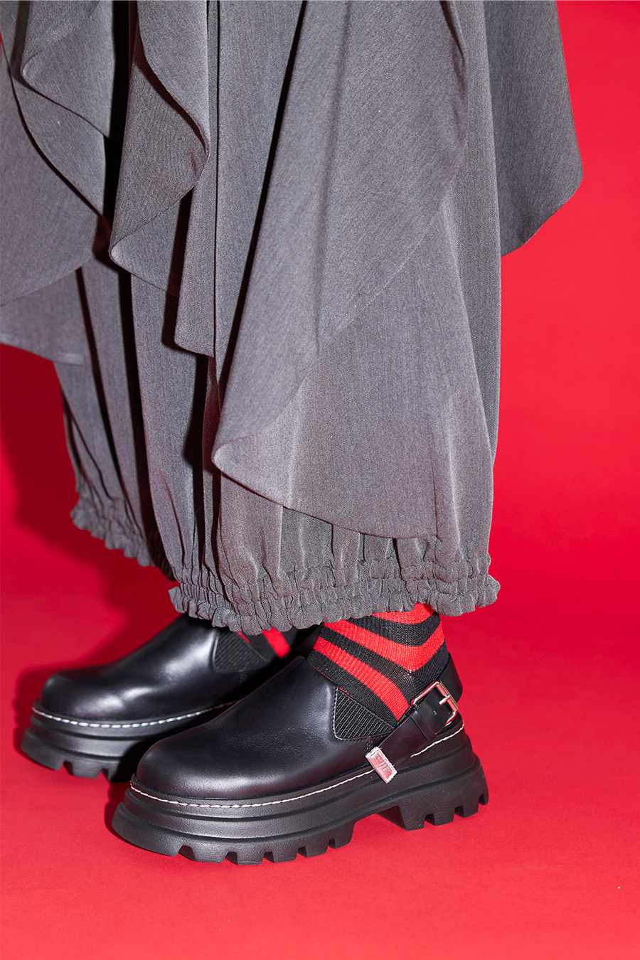 OMMO ONLINE STORE / VOLUME HEAD STRAP SABOT