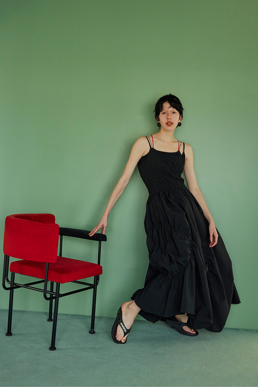 OMMO ONLINE STORE / IRREGULAR SHIRRING CAMI OP