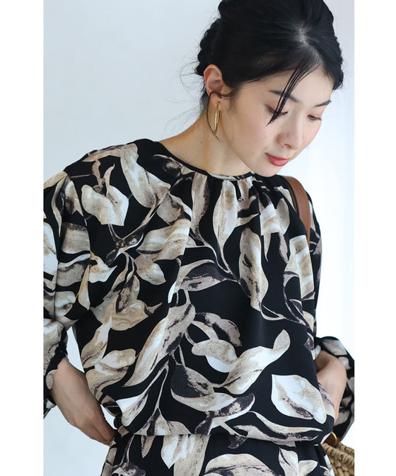 スタイリッシュなリーフ柄ロングワンピース – ONE PEACE ONLINE