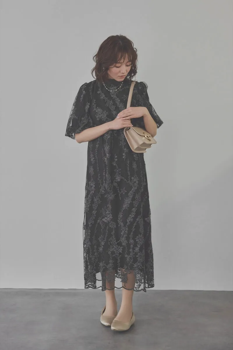ブラックのフラワーエンブロイダリーAラインドレス[M,マタニティ