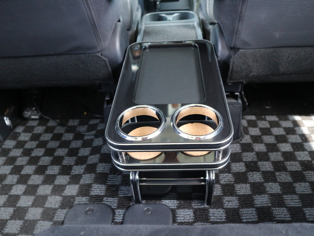 デリカD:5(07/01～) セカンドセンターテーブル溝付き 商品詳細│サイド