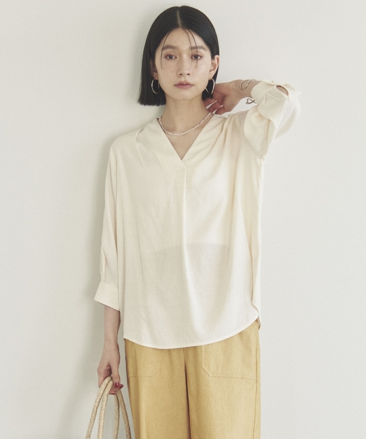 ウォッシャブルリネンライクV開きタックブラウス(F IVORY): トップス