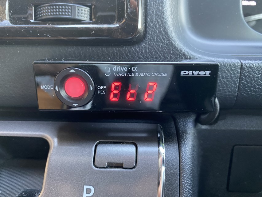 ハイエース（5型）に ピボットのオートクルーズ 3DA-T を純正レバーで