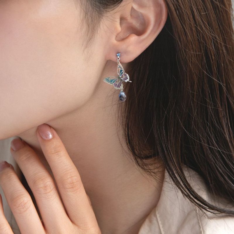 ピアス ニッケルフリー 透かし バタフライ 蝶 ストーン チタンポスト