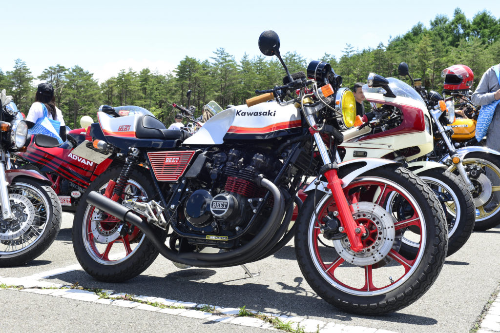 雰囲気のあるカフェ仕様のZ400FX | ossanauto