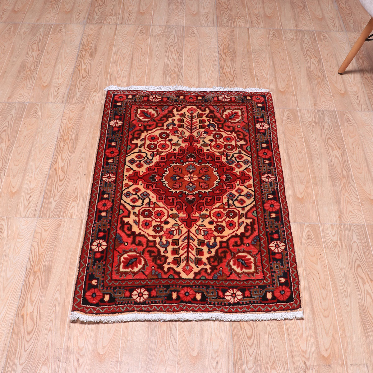 ペルシャ絨毯 (バクティアリ) 105×65cm（FS-70063） – ギャッベ