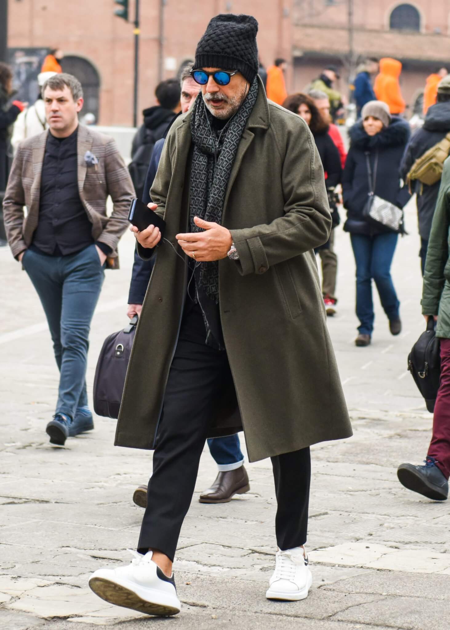 アレキサンダー・マックイーンのスニーカー コーデ&注目モデルを紹介