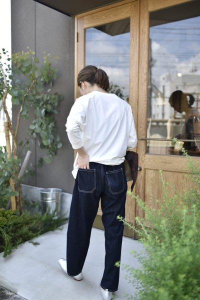 こだわりシルエットのデニムパンツ – OURHOME