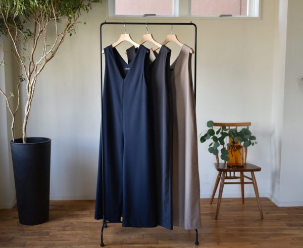 ゆったりシルエットのオールインワン – OURHOME