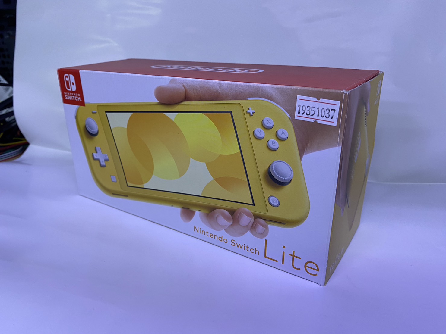 Switch Lite 本体イエロー（箱あり）+あつまれどうぶつの森カセット付