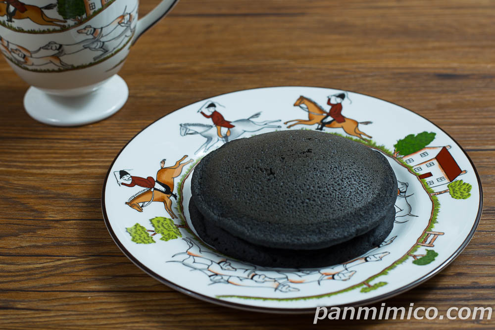 黒ごまのパンケーキ【Pasco】の感想 | パン野ミミ子のスイーツメモリーズ