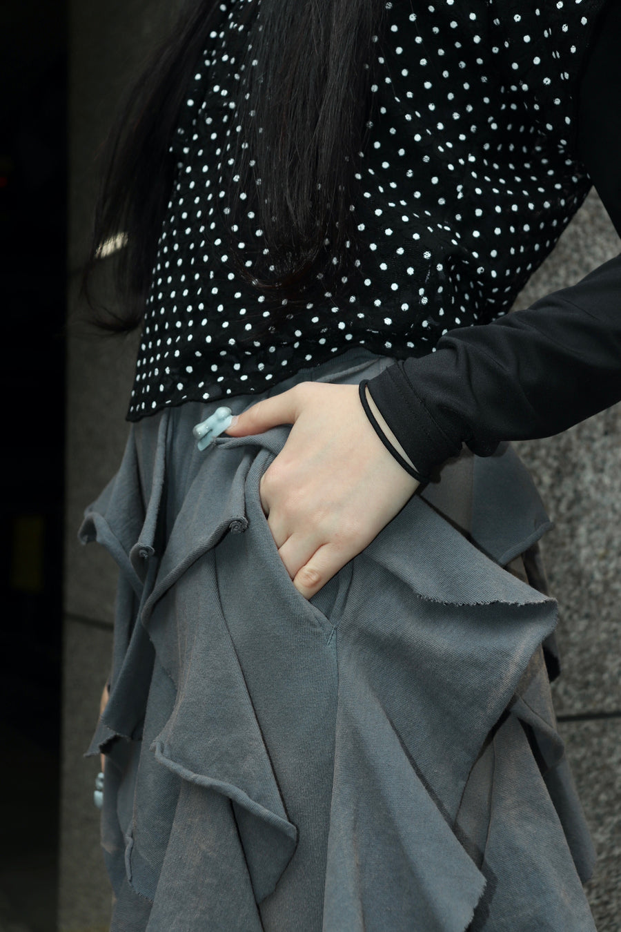 BELPER(ベルパー)のBLEACHED RUFFLE PANTS BLACK(パンツ)の通販