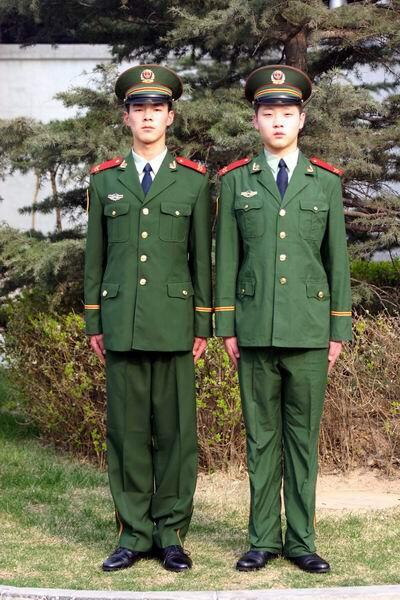 07式武警軍服] 07式軍服の武装警察部隊用。春秋服と夏服(長袖・半袖