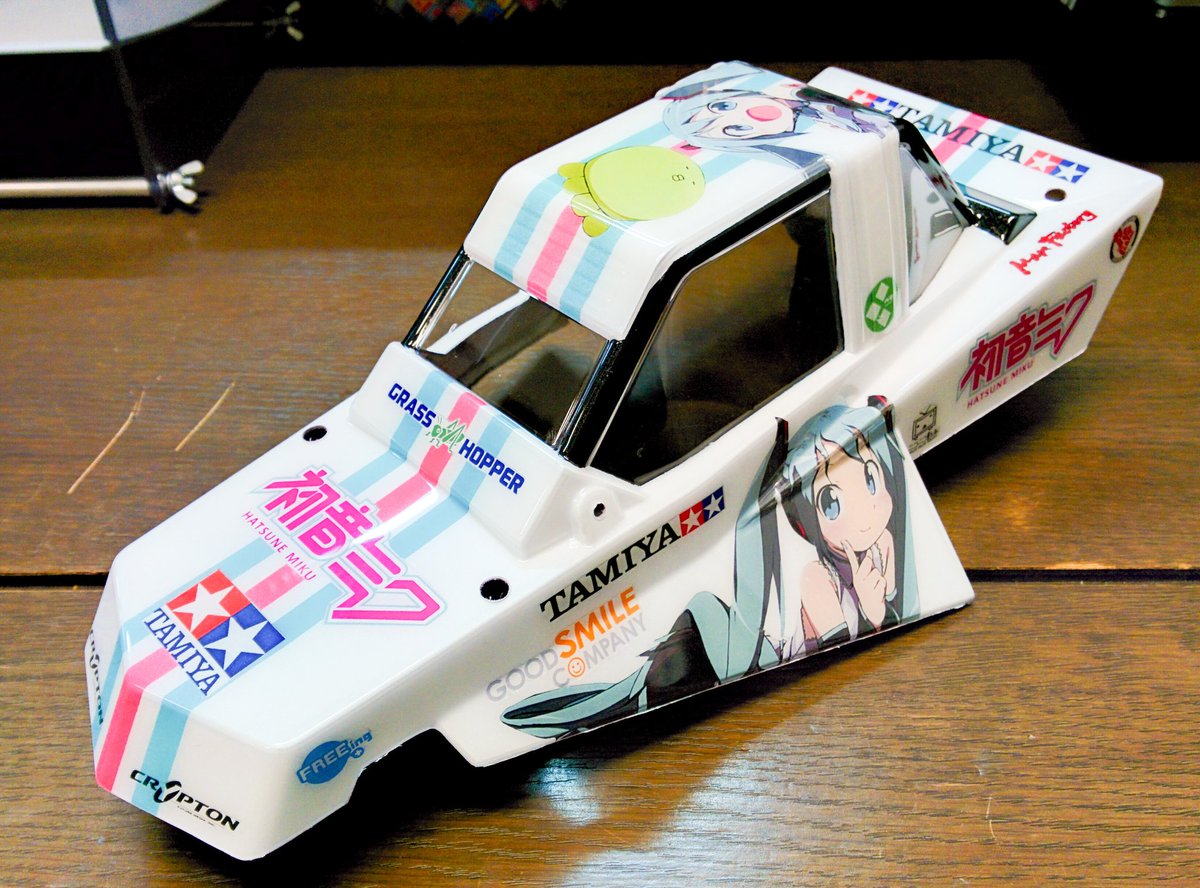 コミカルグラホ×ミク×HSP ステッカー裏貼り痛車ボディついに出来ちまっ