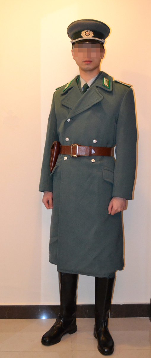 最近は新軍のことを考えたばかり、東ドイツの制服はほとんど細かく