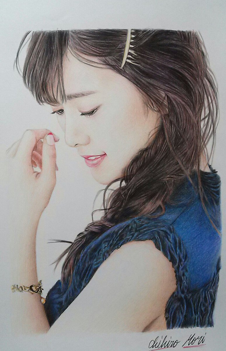 描いた色鉛筆画です。 乃木坂46の、白石麻衣さん。 色鉛筆画です。A4