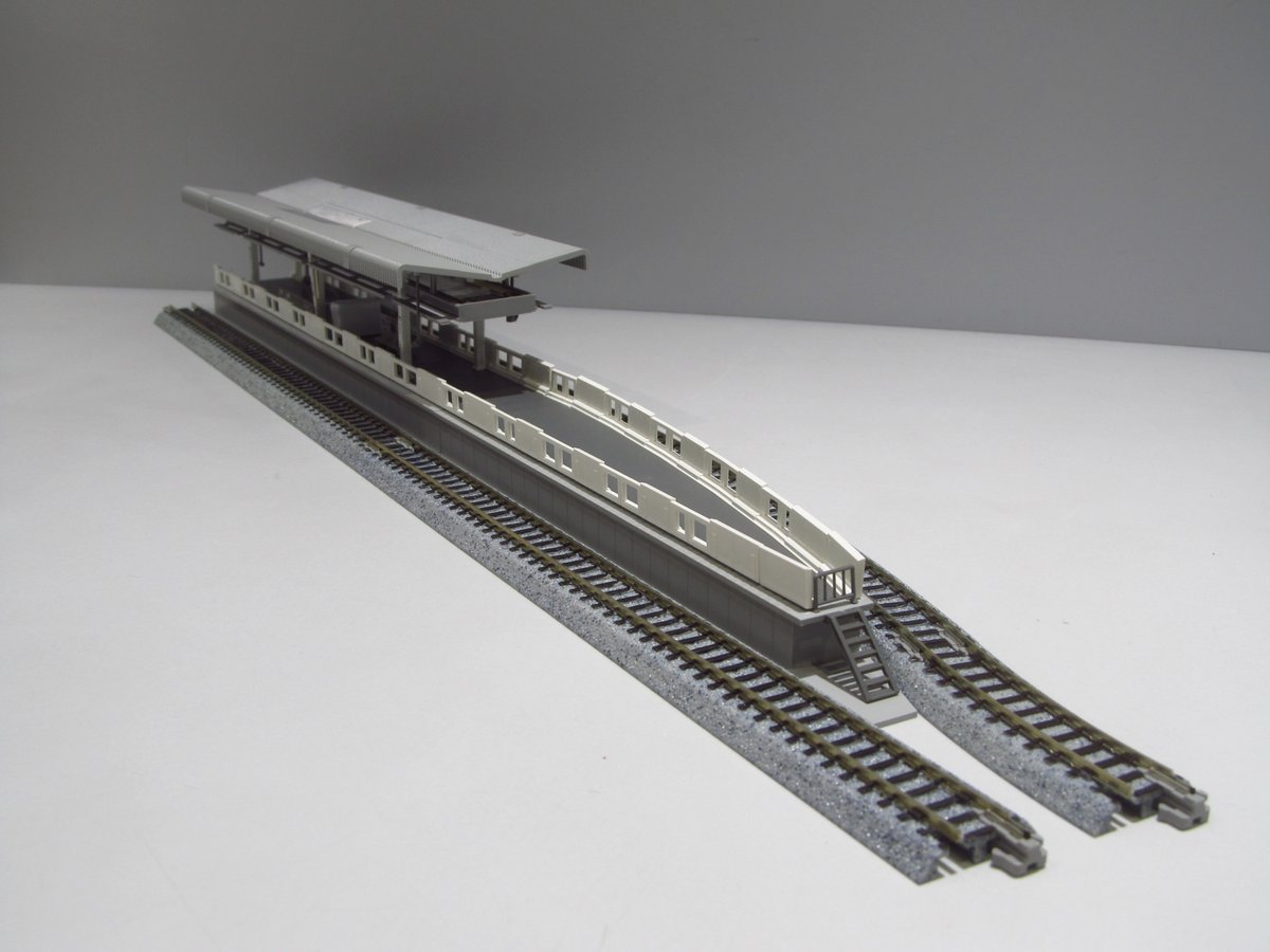 また、近郊形ホームDX島式セットにホームドア 4ドア用を取り付ければ